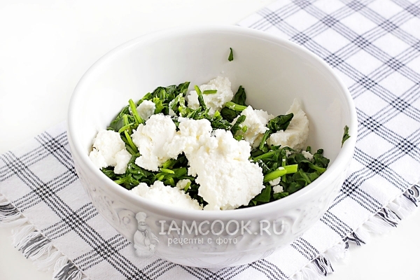 Соединить шпинат с брынзой