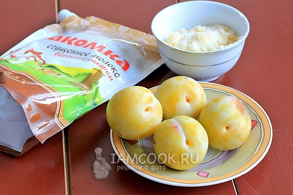 Подготовьте также штрейзель и сгущенку