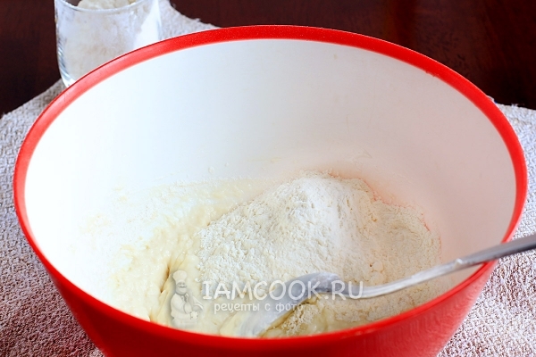 Размешать тесто