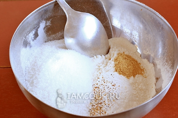 Соединить сухие ингредиенты