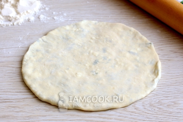 Раскатать лепешку с начинкой