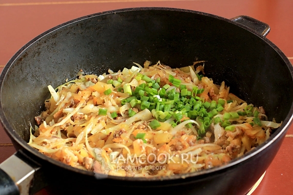 Бросили к начинке зелень