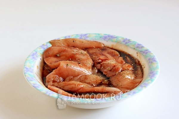 Замариновать мясо