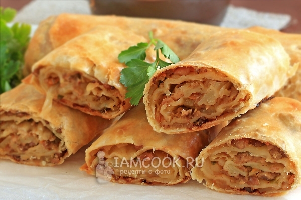 Фото штруделя с мясом, картошкой и капустой