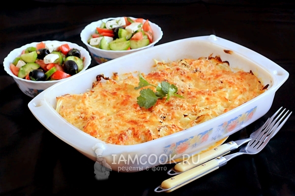 Фото мяса по-французски с курицей и картошкой