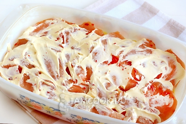 Смазать сметаной