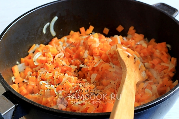 Всыпать соль и перец