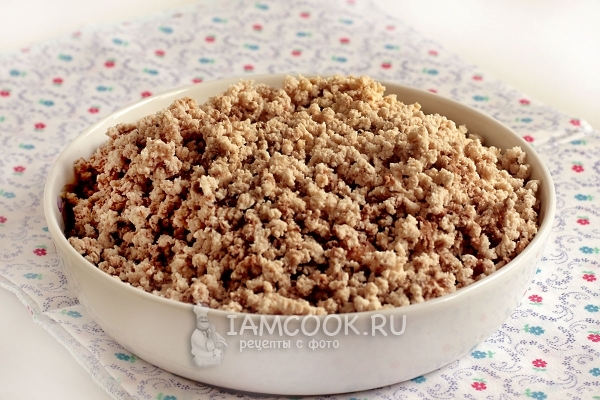 Перекрутить отварное мясо на мясорубке