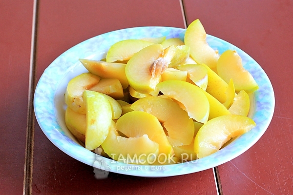 Порезать сливы