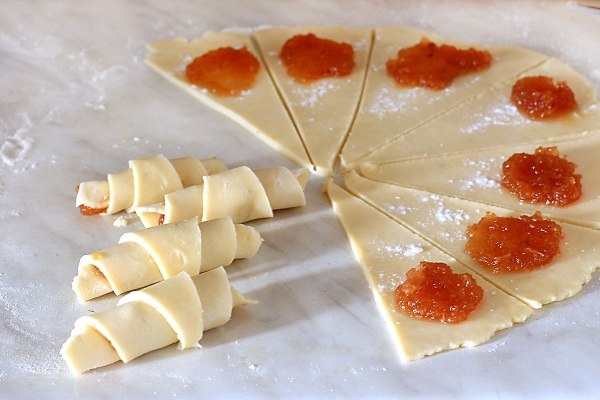 Свернуть рогалик