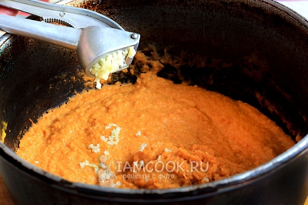 Добавить чеснок