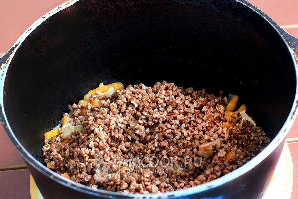 Положить гречку