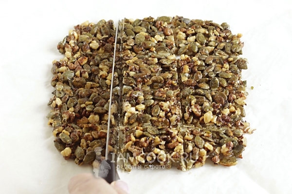 Нарезать козинаки