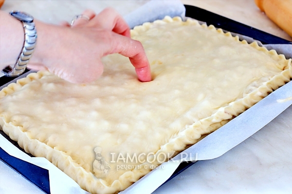 Накрыть начинку тестом