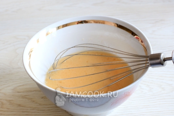 Взбить яичную смесь