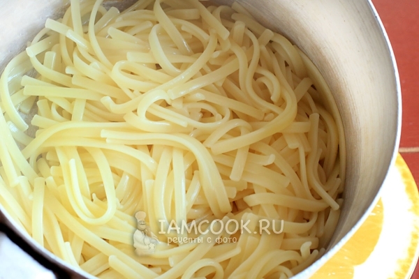 Отварить лапшу
