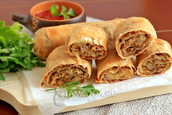 Рецепт штруделя с мясом, картошкой и капустой