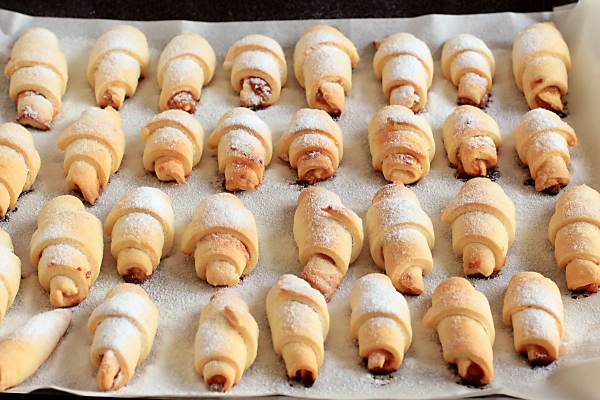 Рецепт рогаликов на сметане и маргарине