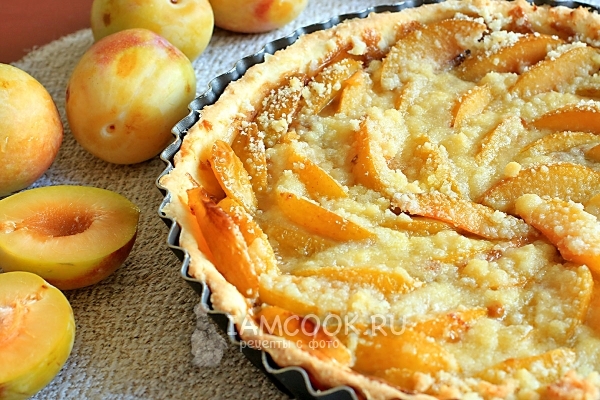 Фото сливового тарта со штрейзелем