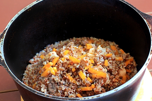 Сварить гречку с мясом