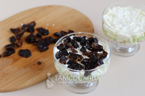 Положить чернослив