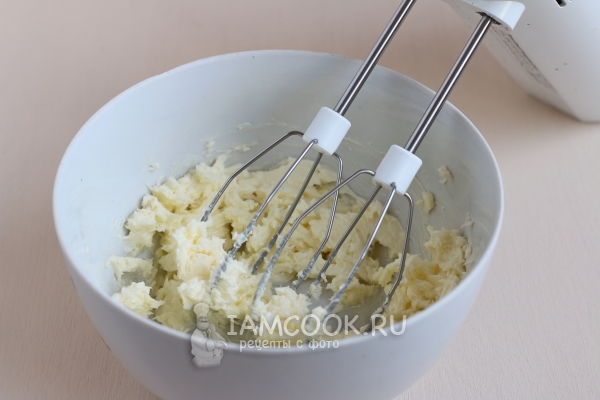 Взбиваем сливочное масло