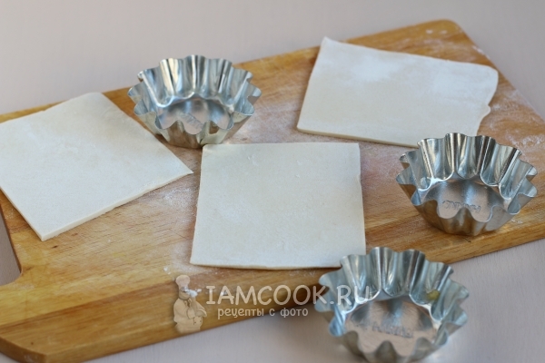 Разрезать тесто на квадраты