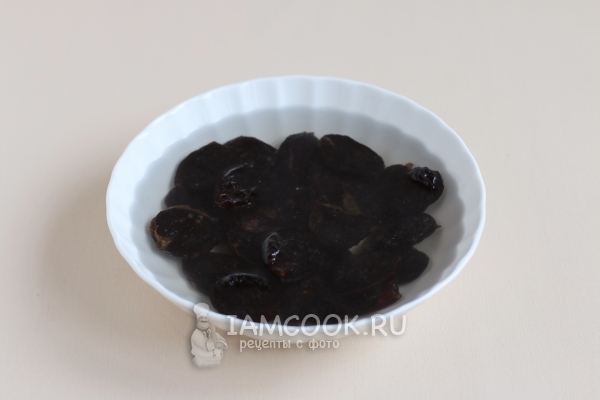 Залить чернослив кипятком