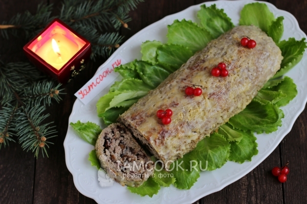 Рецепт праздничного рулета из свинины с черносливом и орехами