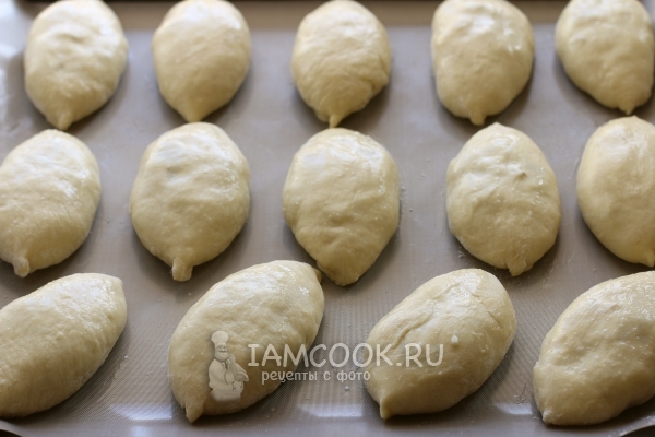 Слепить пирожки
