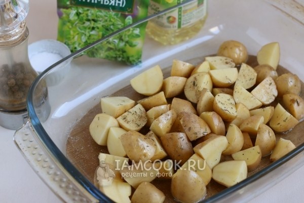 Выложить в форму картофель