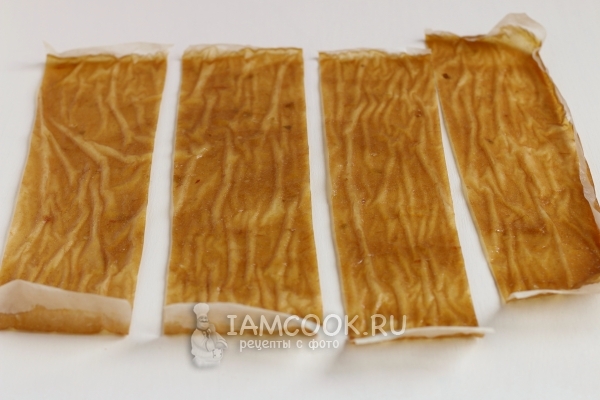 Порезать пастилу на полоски