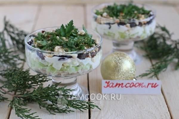 Фото салата-коктейля с мясом кролика