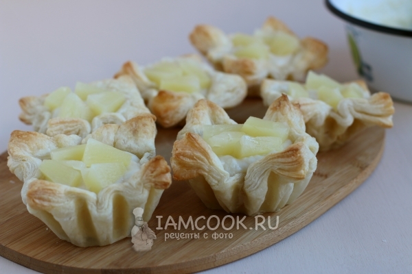 Выложить ананас в заготовки