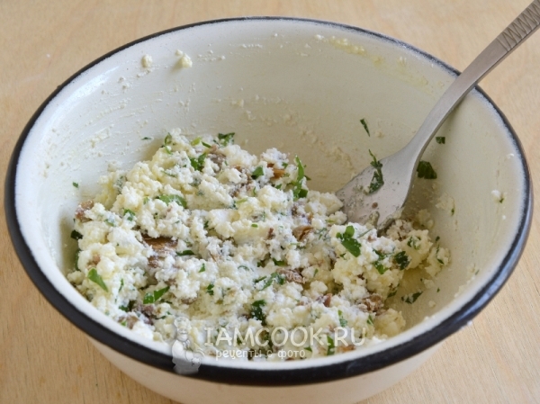 Перемешиваем и разминаем