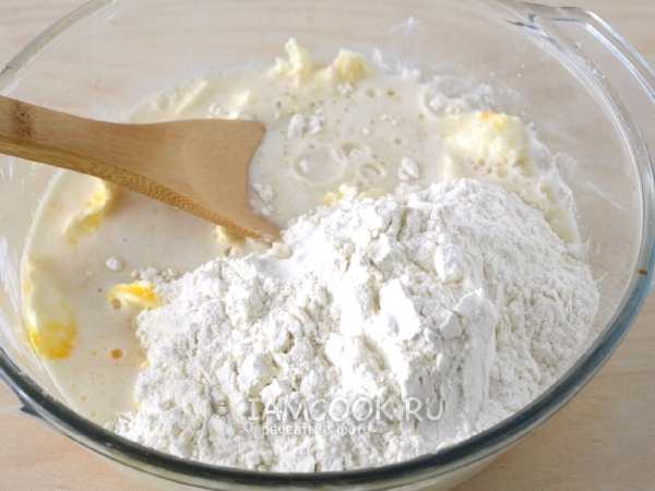 Добавить муку и пиво