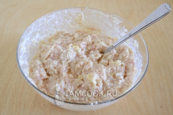 Размешать фарш
