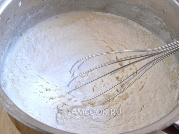 Всыпать муку и разрыхлитель