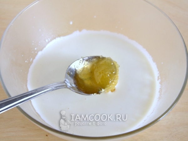 Положить мед