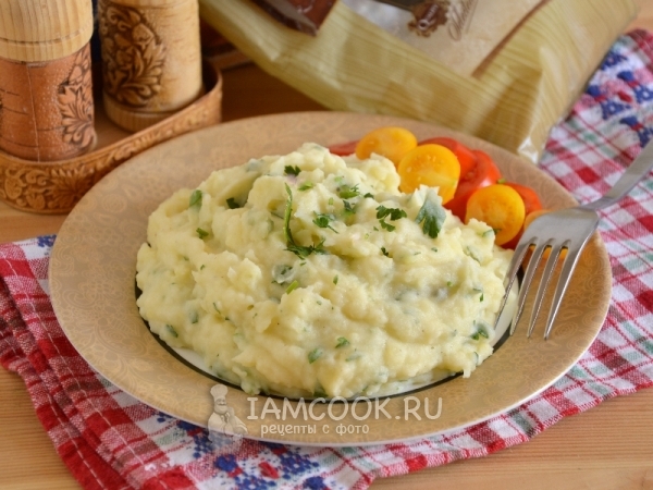 Фото картофельного пюре с пармезаном и петрушкой