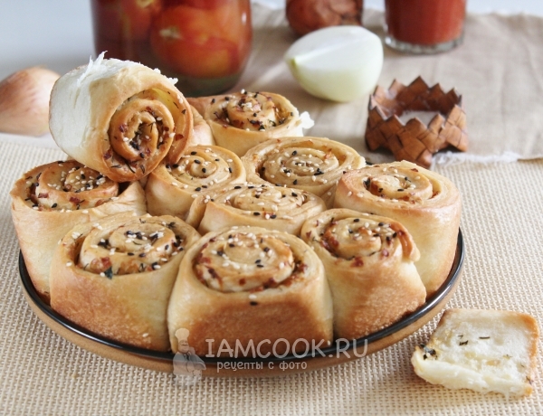 Фото постного лукового пирога