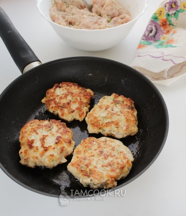 Пожарить котлеты