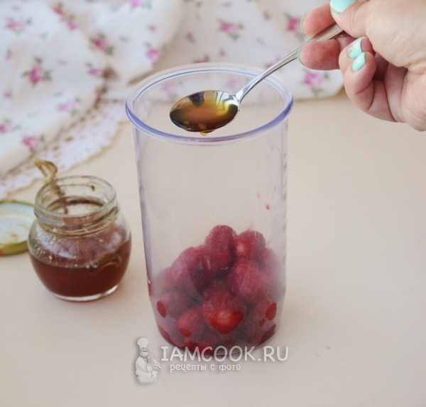 Положить мед