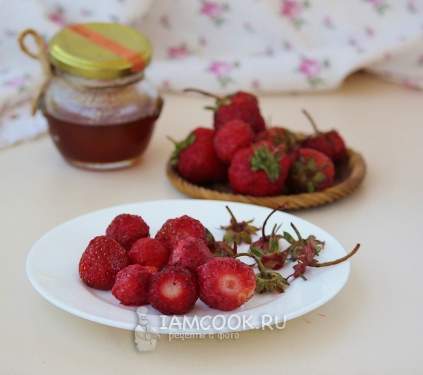 Удалить у клубники чашелистики