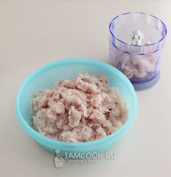 Измельчить мясо