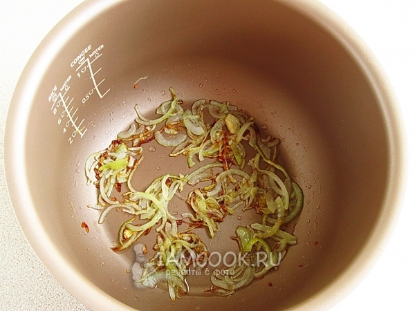 Обжарить лук