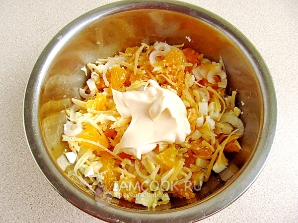 Положить майонез