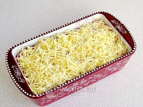 Посыпать сыром