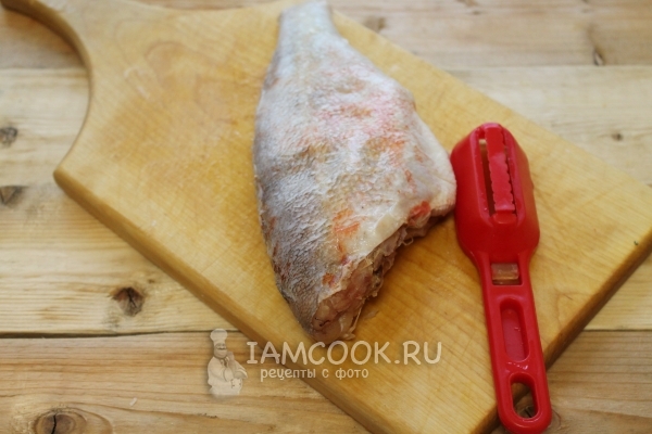 Почистить рыбу