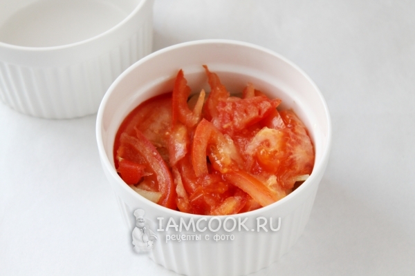 Положить помидоры